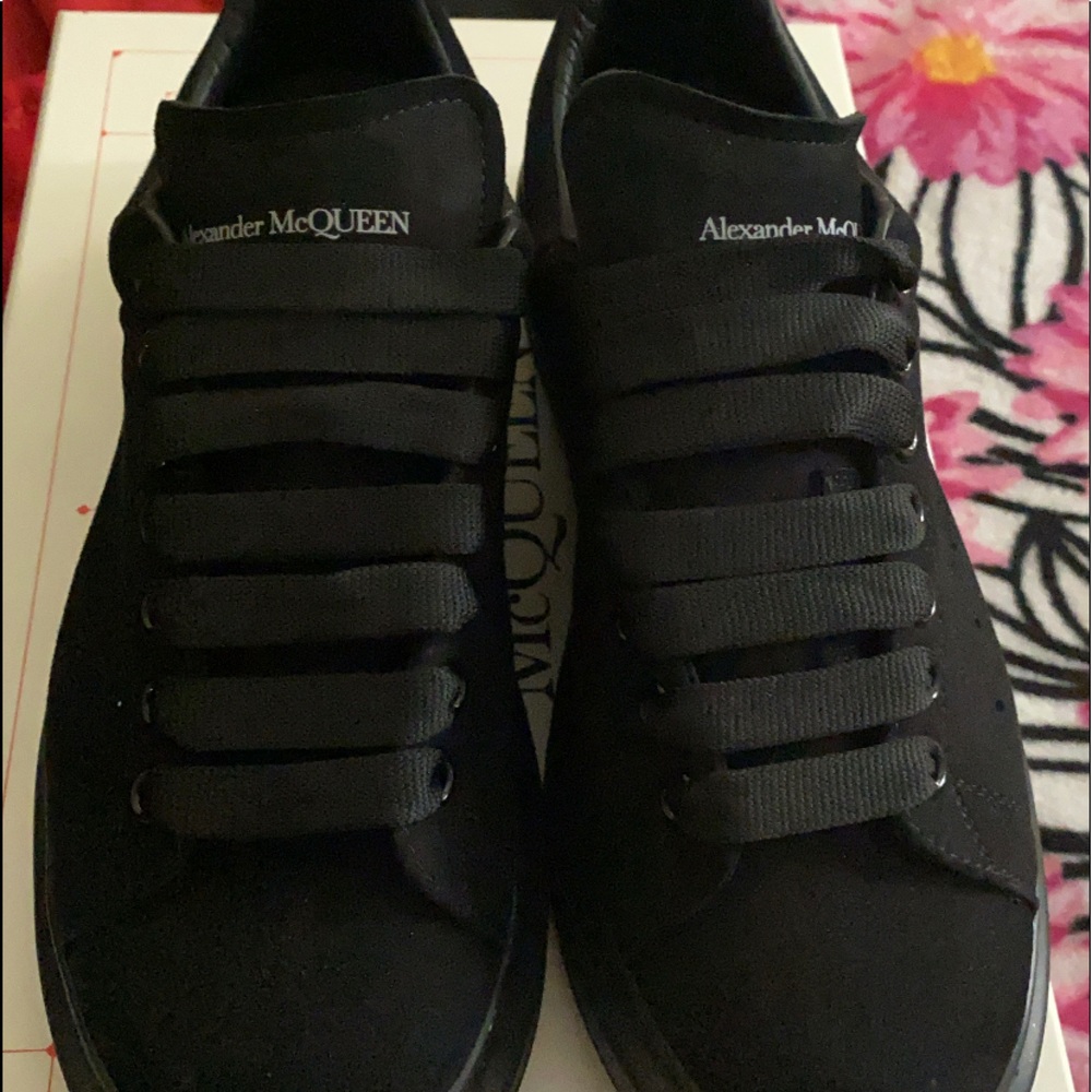 Alexander McQueen triple black